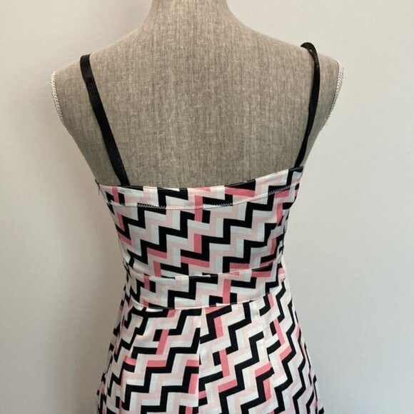 Jacob Sleeveless Fitted Dress White Pink Geometric Pattern - Picture 9 of 15